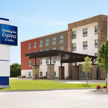 Holiday Inn Express & Suites Rhinelander By Ihg Exterior photo